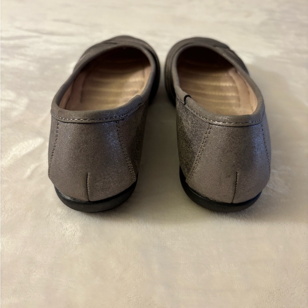 White Mountain Metallic Gray Loafers - Picture 5 of 7